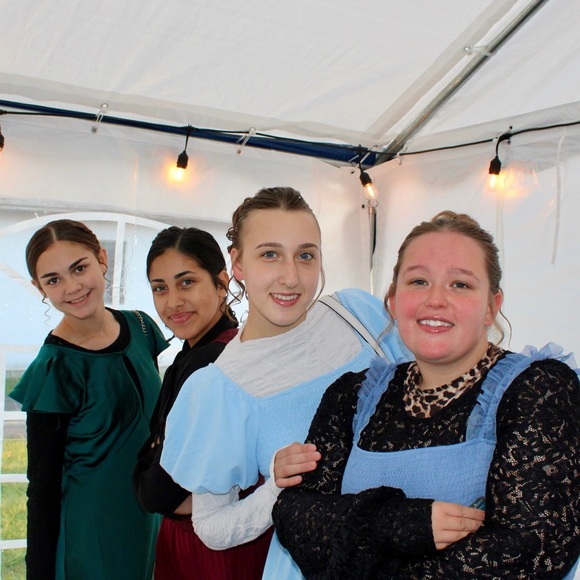 •Meet me• - Picture 7 of 12